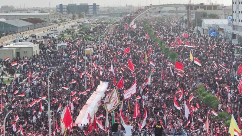 Multidões no Irã marcam 40º dia da morte do líder Supremo Khamenei