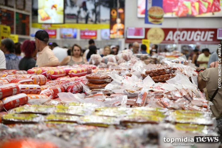 Mulher em situação de rua denuncia ofensas e agressão em mercado de Corumbá