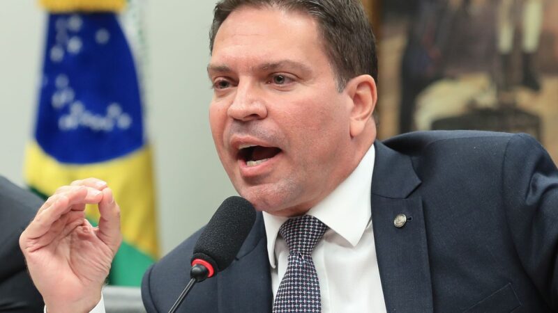 Prisão de Ramagem é fruto da cooperação entre Brasil e EUA, diz PF