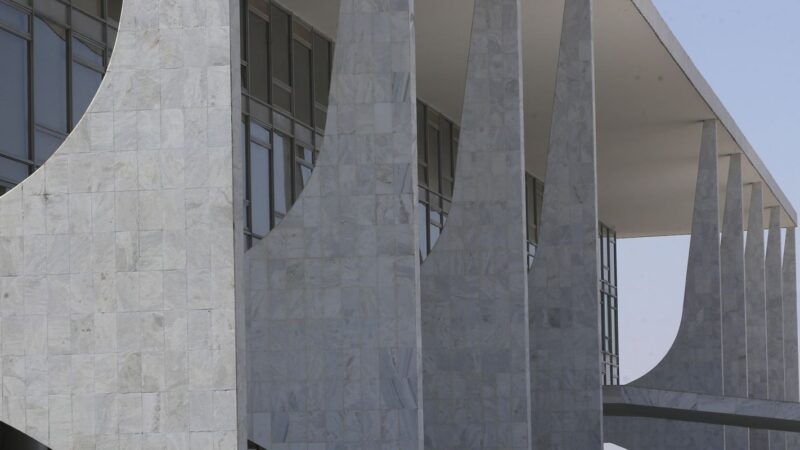 Terceirizados do governo têm redução de jornada e auxílio para creche