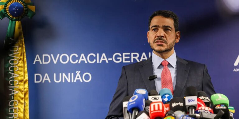 senador-apresenta-relatorio-favoravel-a-indicacao-de-messias-ao-stf