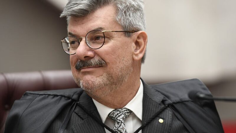 STJ abre processo e mantém afastamento de ministro acusado de assédio