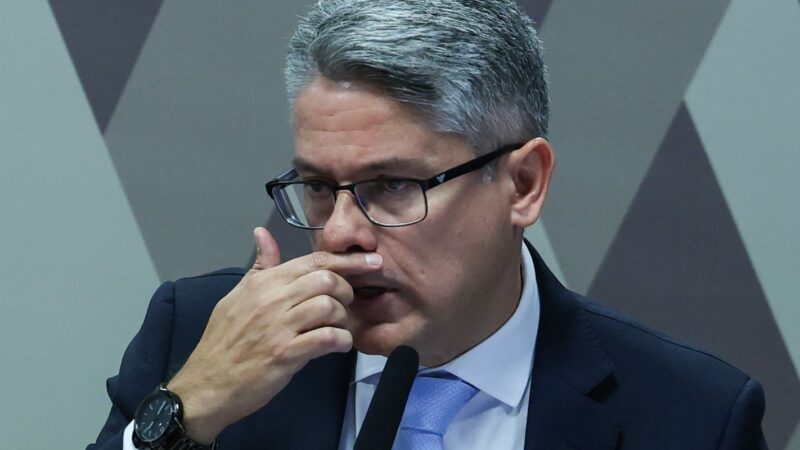 Mendes pede à PGR investigação contra senador Alessandro Vieira