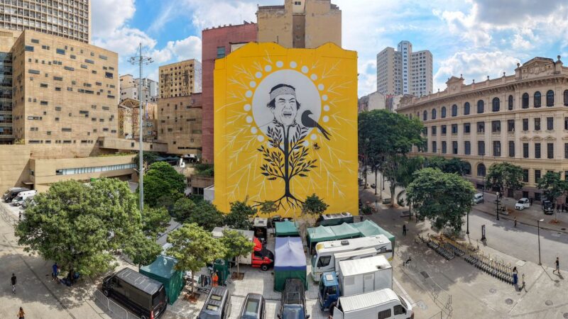 Ailton Krenak é homenageado com mural em edifício de São Paulo