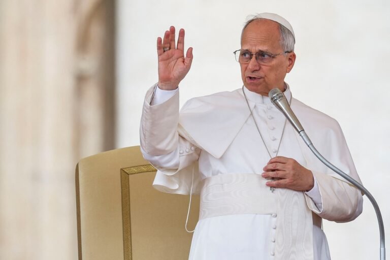 papa-leao-critica-exploracao-por-“autoritarios”-do-mundo-durante-viagem-a-angola