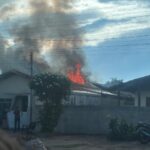 pm-de-folga-age-rapido-e-ajuda-salvar-vidas-durante-incencio-em-amambai-–-folha-de-dourados-–-noticias-de-dourados-ms-e-regiao