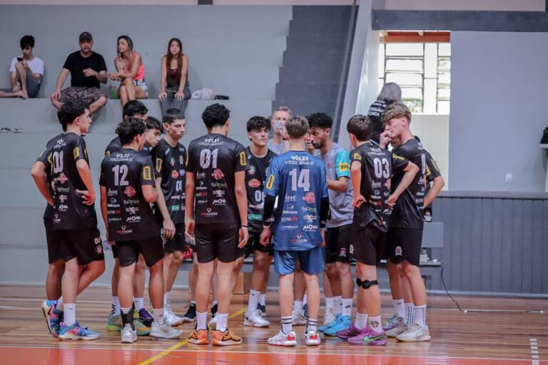 volei-de-forquilhinha-conquista-etapa-do-campeonato-estadual