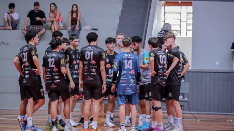 Vôlei de Forquilhinha conquista etapa do Campeonato Estadual