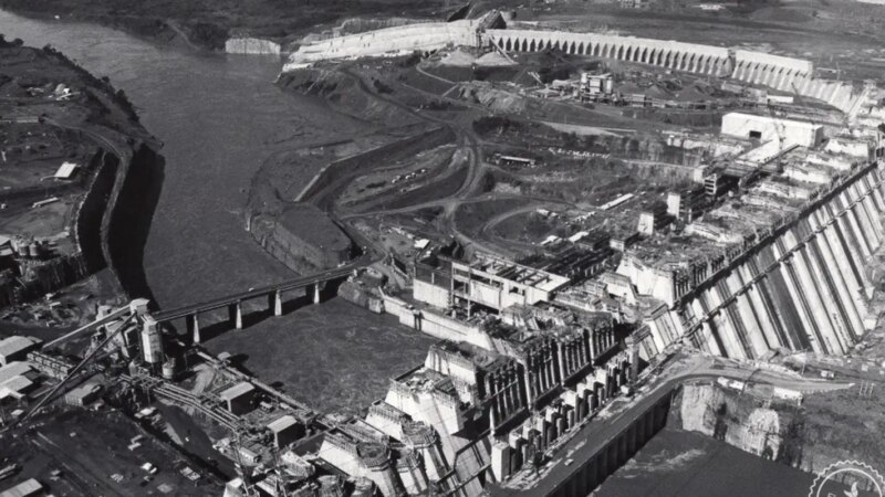 Como a ditadura militar criou um império do ensino privado