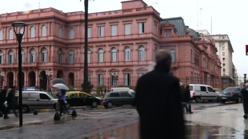 Milei proíbe acesso de jornalistas à Casa Rosada: “ataque à imprensa”