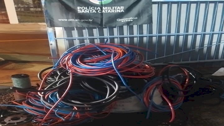 Dupla é presa após furtar 430 kg de fios de cobre e afetar internet em Forquilhinha e Araranguá