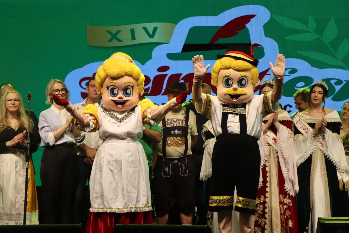 Heimatfest recebe mais de 50 mil pessoas em 2026: veja fotos