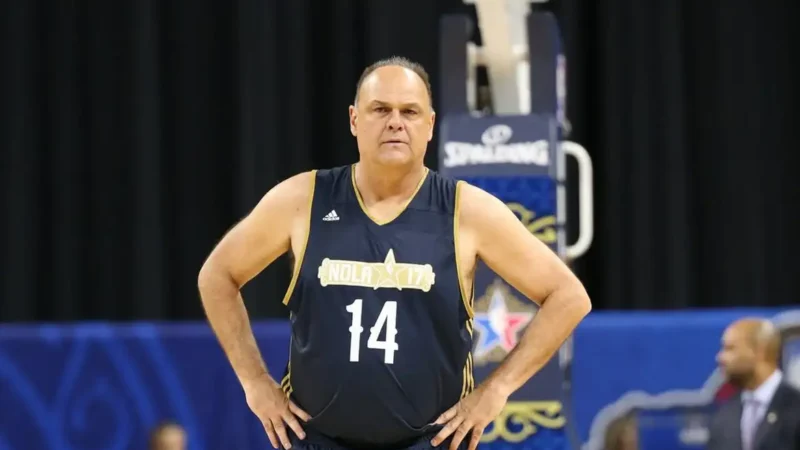 Oscar Schmidt, maior ídolo do basquete brasileiro, morre em SP aos 68 anos