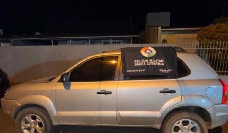 Veículo clonado com registro de furto é interceptado após fuga e perseguição policial em Passo de Torres