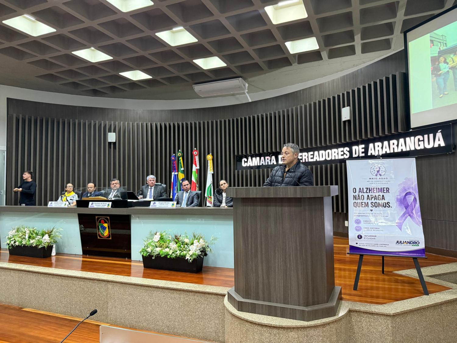 Maio Roxo: médico José Luna alerta para avanço do Alzheimer e destaca importância da prevenção