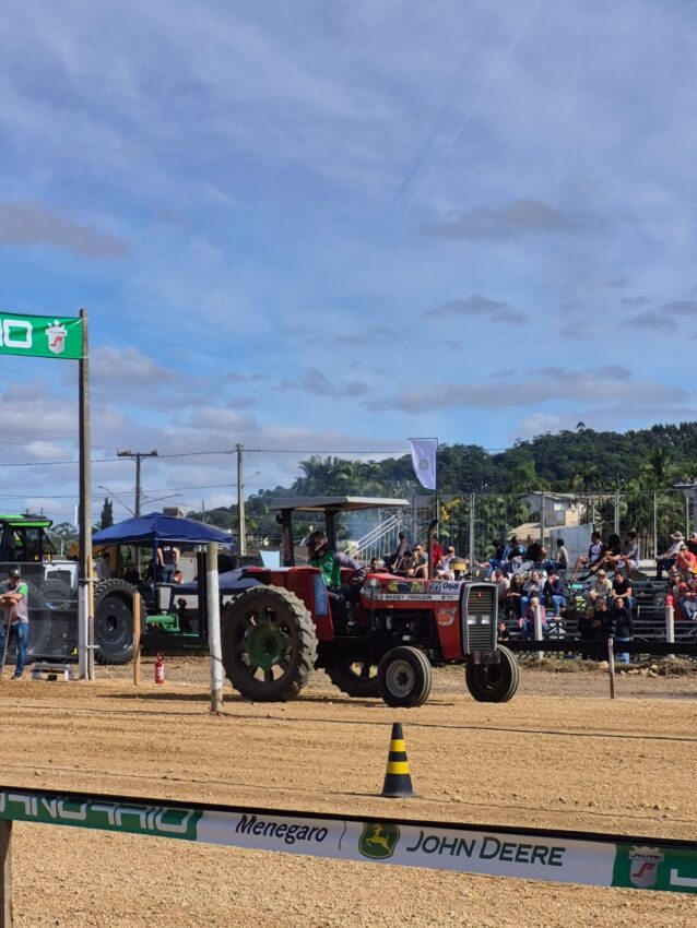 Apittur realiza 1ª Arrancada de Tratores durante a VIII Agrimeleiro