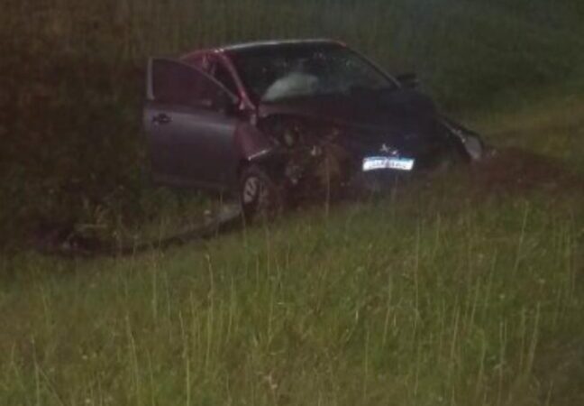 Motorista morre após grave acidente na rotatória de acesso às praias em Araranguá