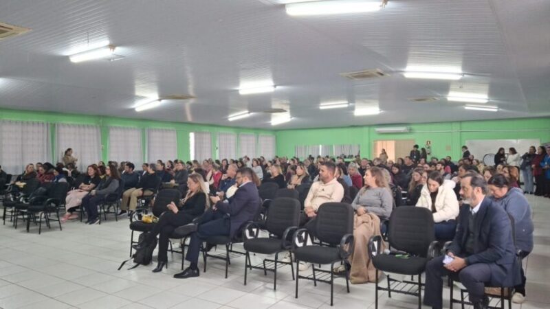 Capacitação prepara educadores de Araranguá para agir em casos de ataques e emergências nas escolas