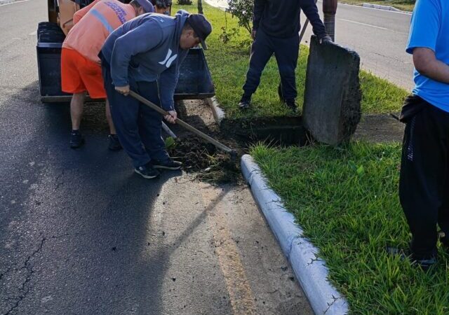 Secretaria de Obras realiza trabalhos preventivos em Balneário Arroio do Silva
