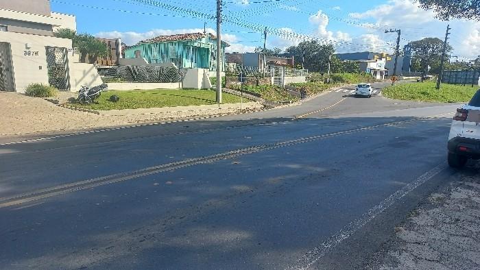 Acidente entre motocicletas mobiliza equipes de resgate e deixa duas mulheres feridas no bairro Cidade Alta