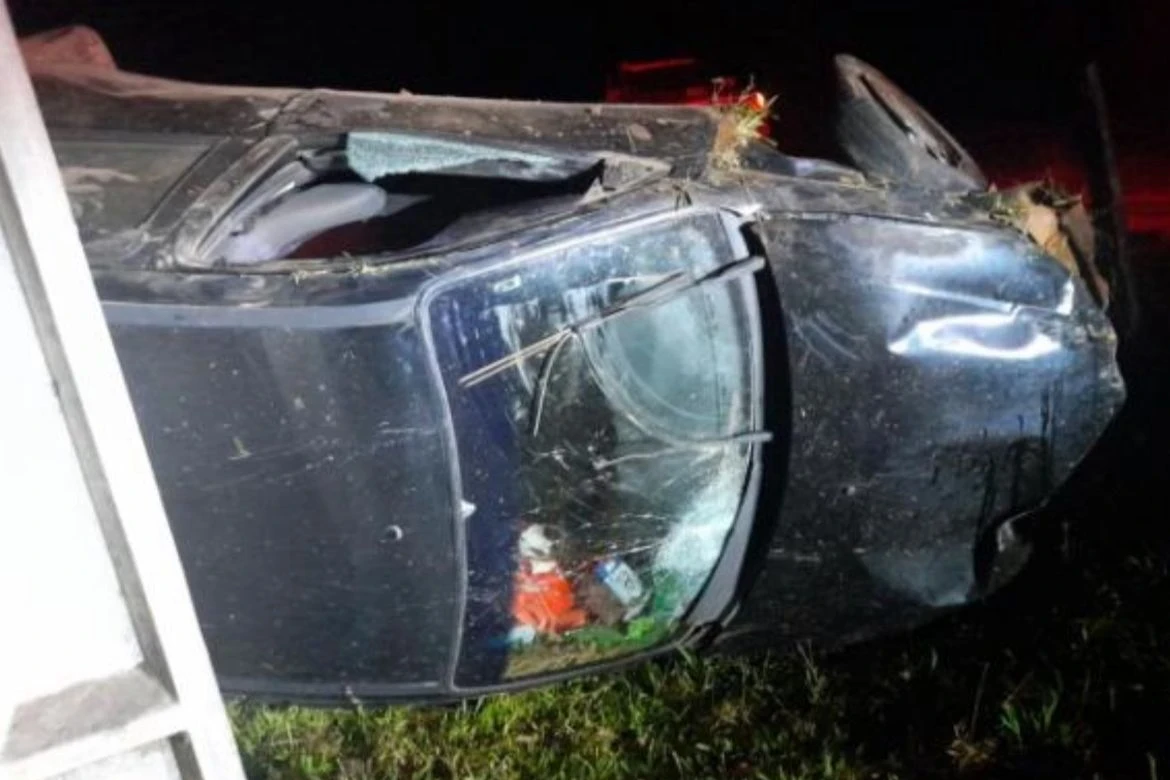 Suspeito de furtar carro morre após capotamento em Jacinto Machado