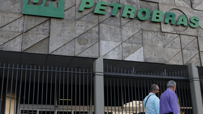 Petrobras bate novo recorde na produção de barris de petróleo e gás