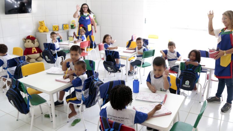 Uma em cada 10 crianças de 4 e 5 anos não vai à escola em 876 cidades