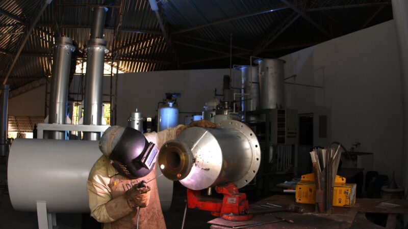 Faturamento da indústria tem recuperação e sobe 3,8% em março