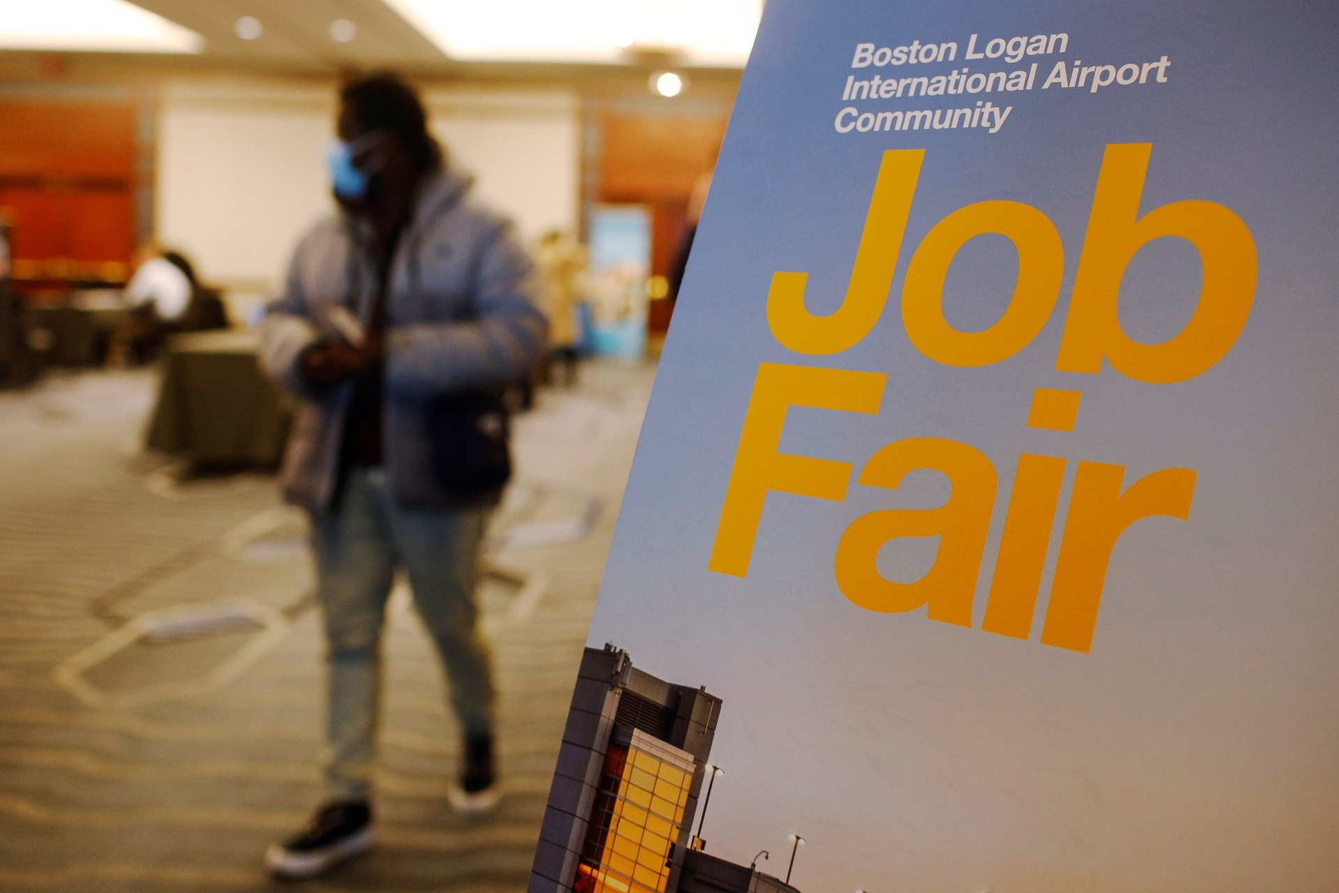 Payroll de abril reforça mensagem de cautela do Fed; inflação ganha importância