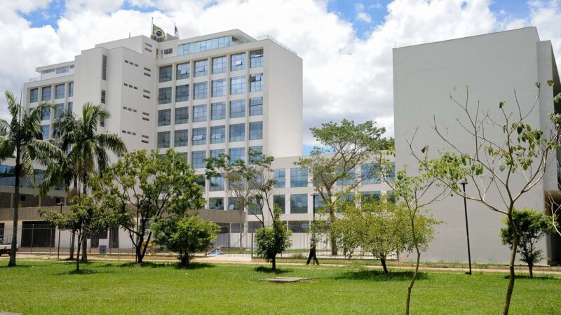 PM retira estudantes da reitoria da USP