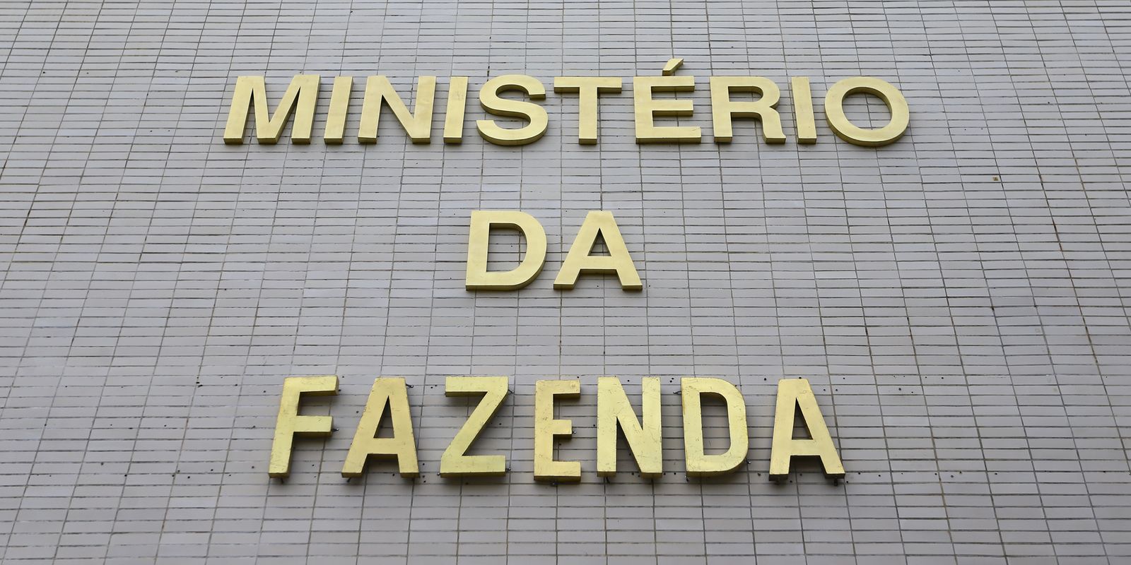 cmn-adia-bloqueio-ambiental-no-credito-rural-para-2027