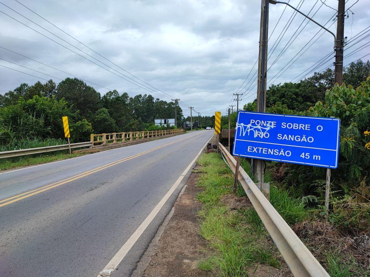 Ponte sobre o Rio Sangão volta a gerar preocupação por falta de manutenção entre Forquilhinha e Criciúma