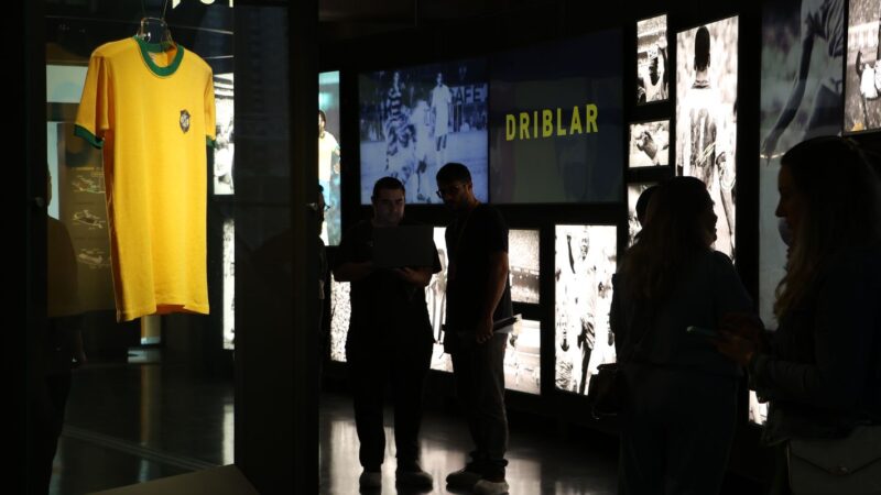Museu do Futebol lança exposição sobre camisas da seleção brasileira