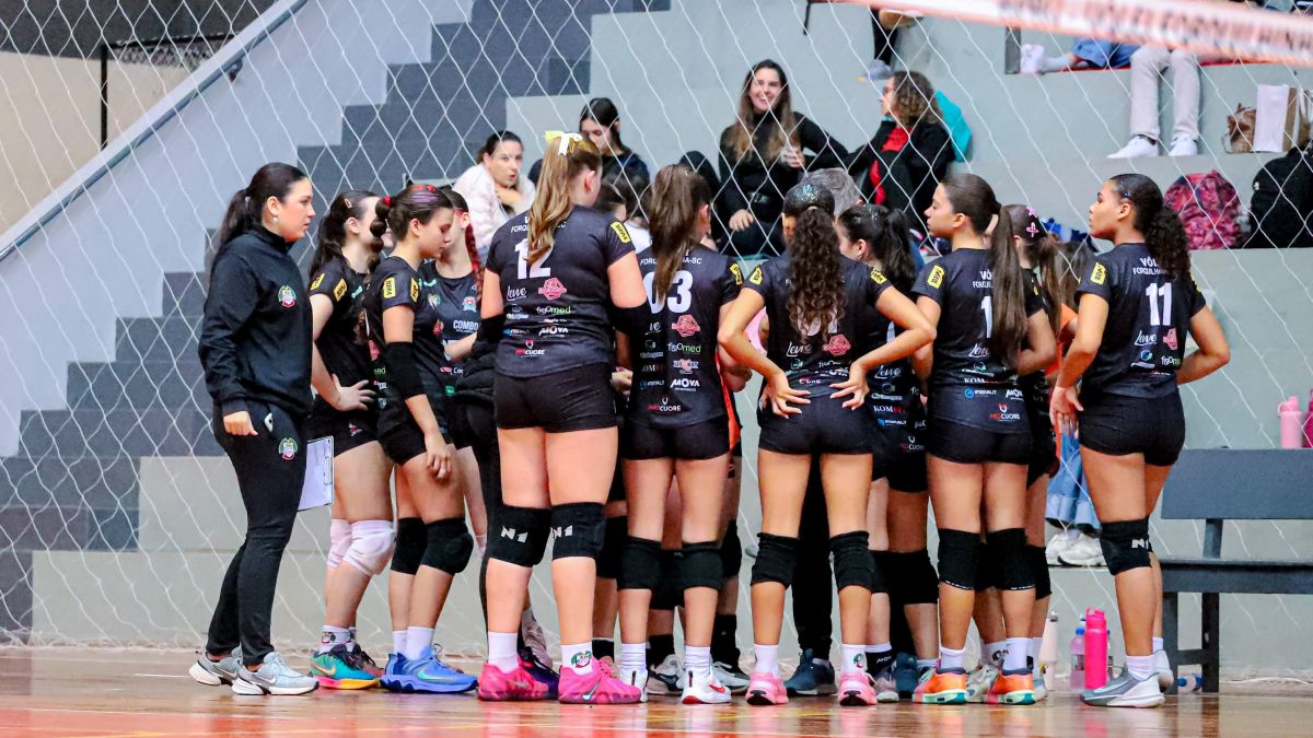 Vôlei de Forquilhinha conquista etapa da Liga de SC
