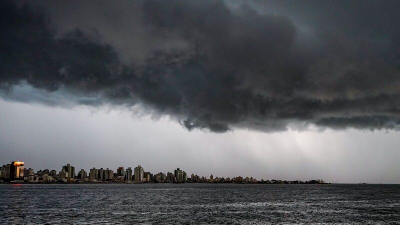 Frio intenso, mar agitado e temporais marcam a semana