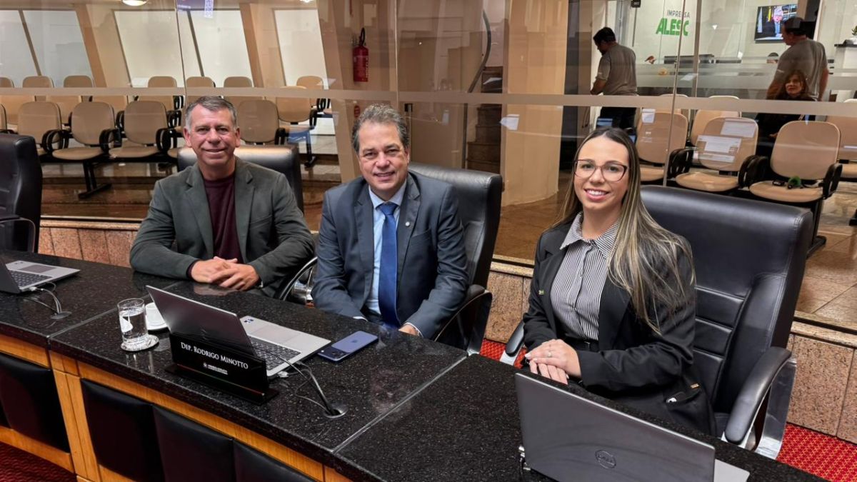 Deputado Minotto recebe a visita da presidente em exercício da Câmara de Forquilhinha