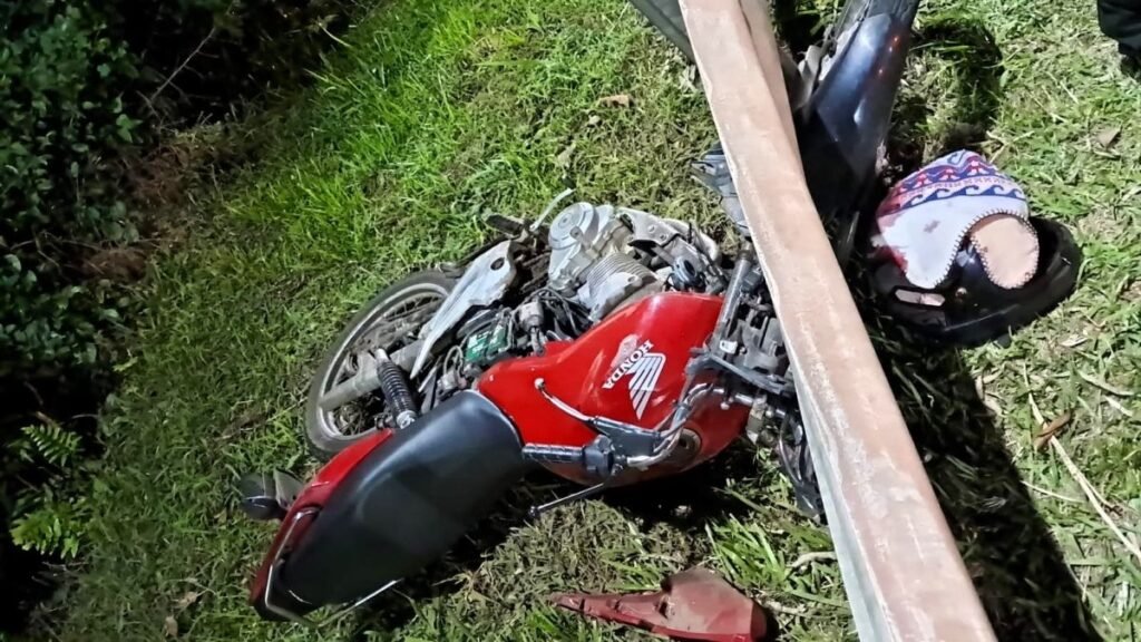 bombeiros-de-forquilhinha-socorrem-motociclista-com-ferimentos-graves-apos-queda-na-sc-446