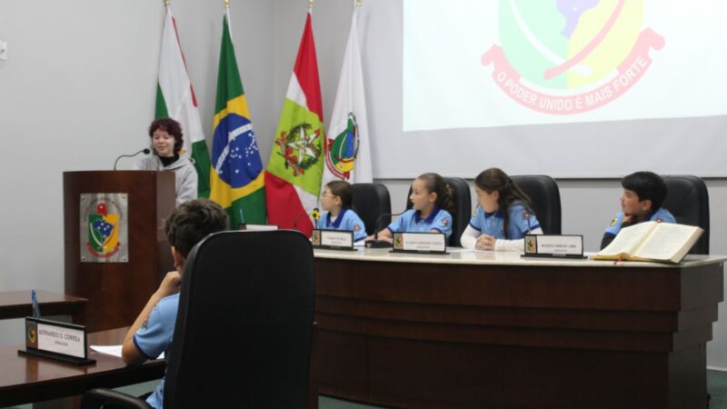 Vereadores mirins iniciam trabalhos legislativos em Forquilhinha