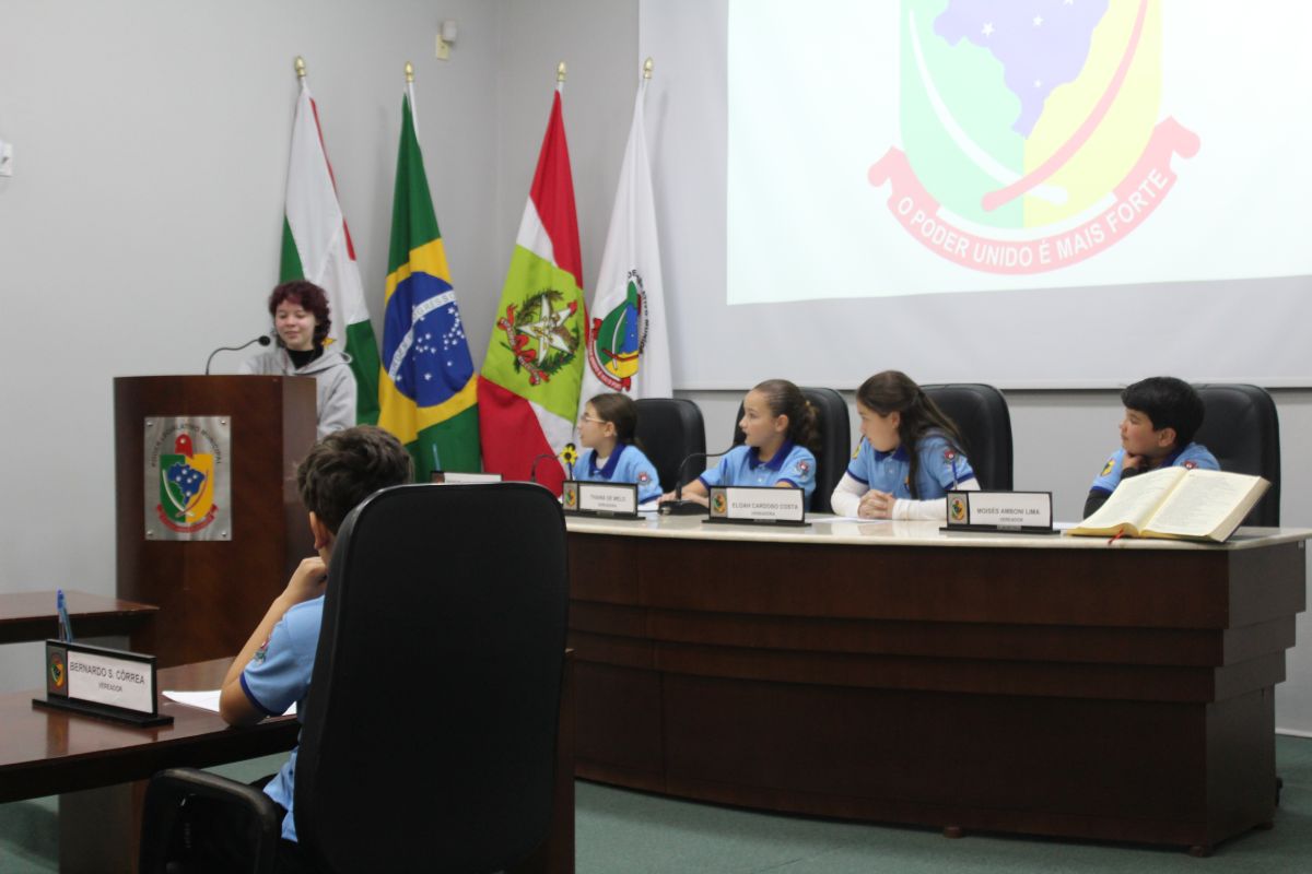 Vereadores mirins iniciam trabalhos legislativos em Forquilhinha