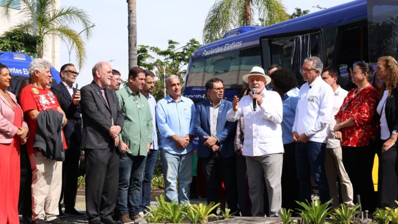 Lula pede que governador do RJ trabalhe para prender milicianos