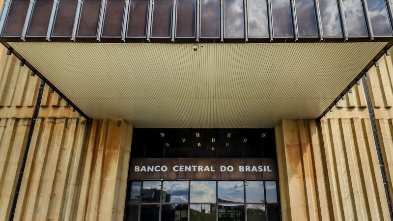 Mercado eleva previsão da inflação para 5,04% este ano