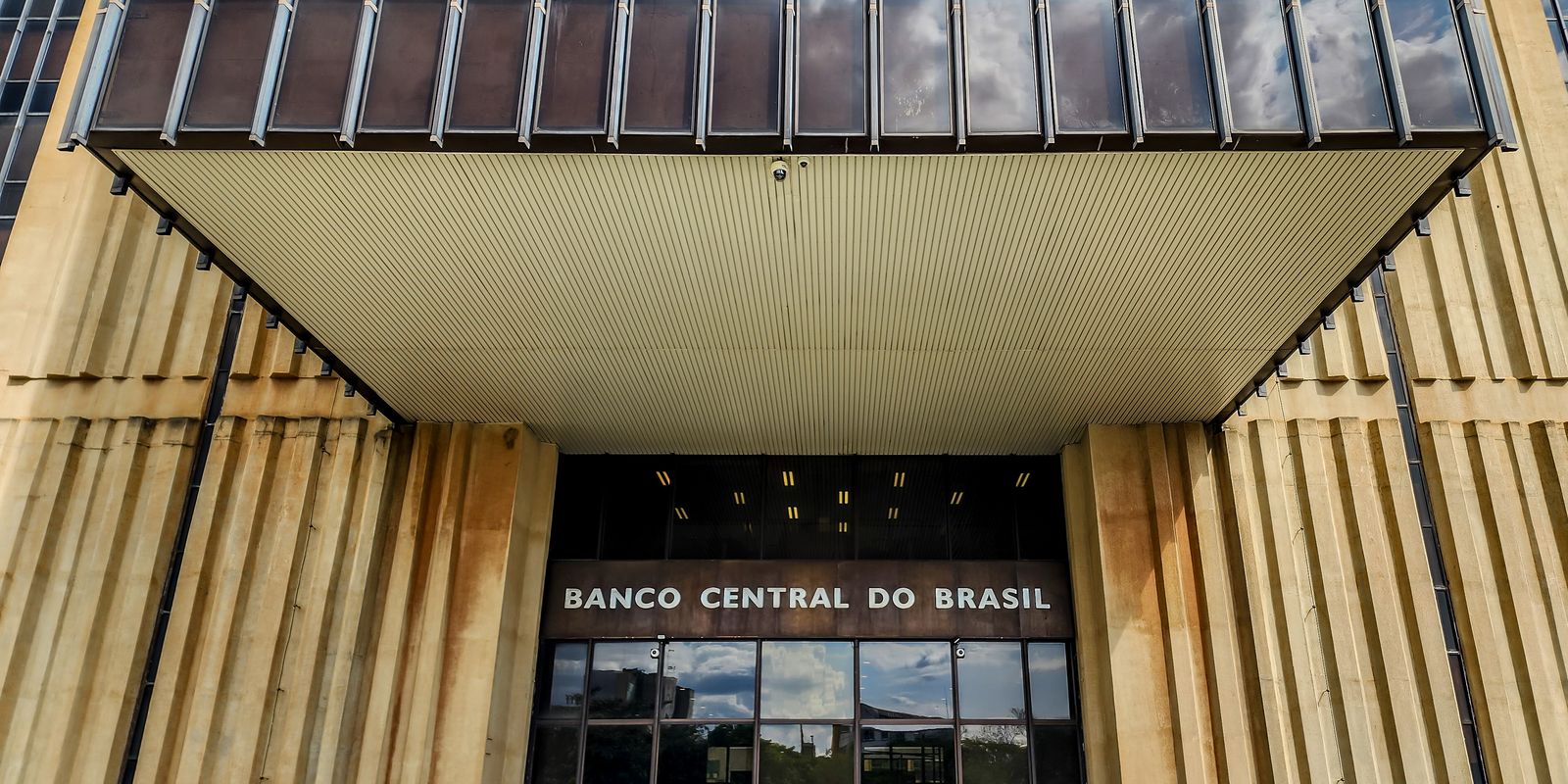 mercado-eleva-previsao-da-inflacao-para-5,04%-este-ano