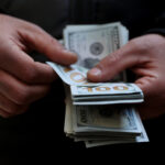 dolar-fecha-estavel-em-r$-5,02-apos-ataque-dos-eua-reduzir-chance-de-acordo-com-ira