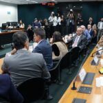 pedido-de-vista-adia-votacao-da-pec-do-fim-da-escala-6x1