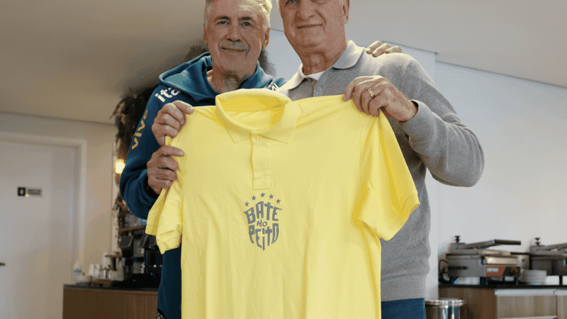 Pentacampeão com a seleção, Felipão é homenageado na Granja Comary