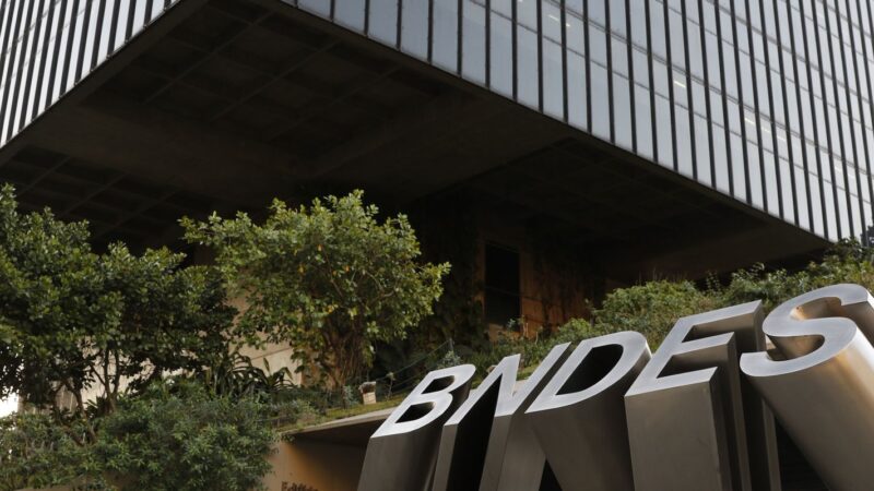 BNDES abre financiamento para transporte de carga e passageiros