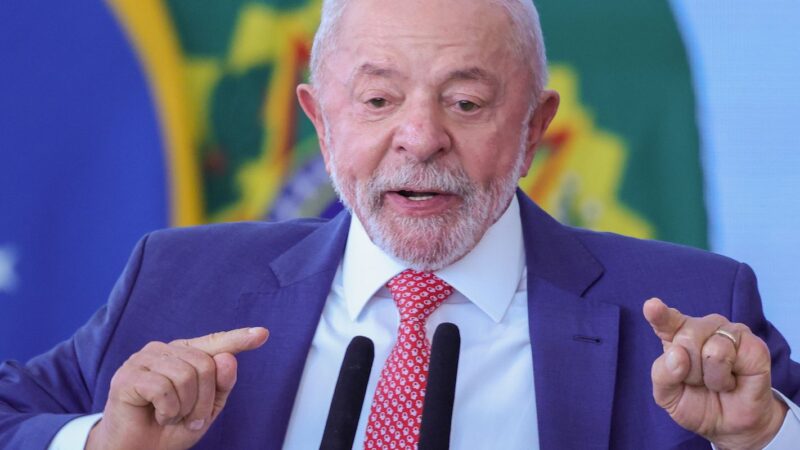 Lula cobra respeito e rejeita interferência dos EUA