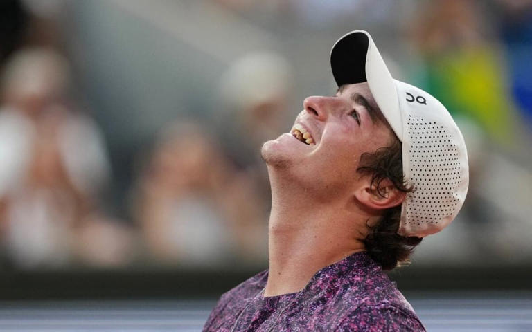 Tênis: João Fonseca faz virada histórica e derruba Djokovic em Roland Garros – Folha de Dourados – Notícias de Dourados-MS e região
