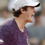 joao-fonseca-vira-sobre-croata-e-vai-encarar-djoko-em-roland-garros