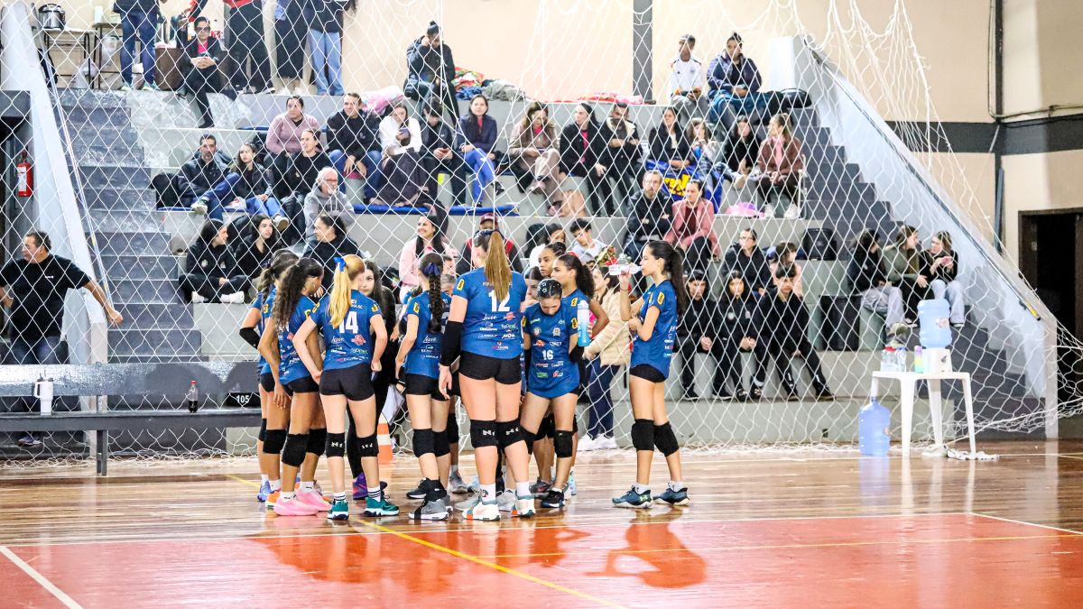 Com apoio da torcida, Vôlei de Forquilhinha conquista vitórias no Estadual
